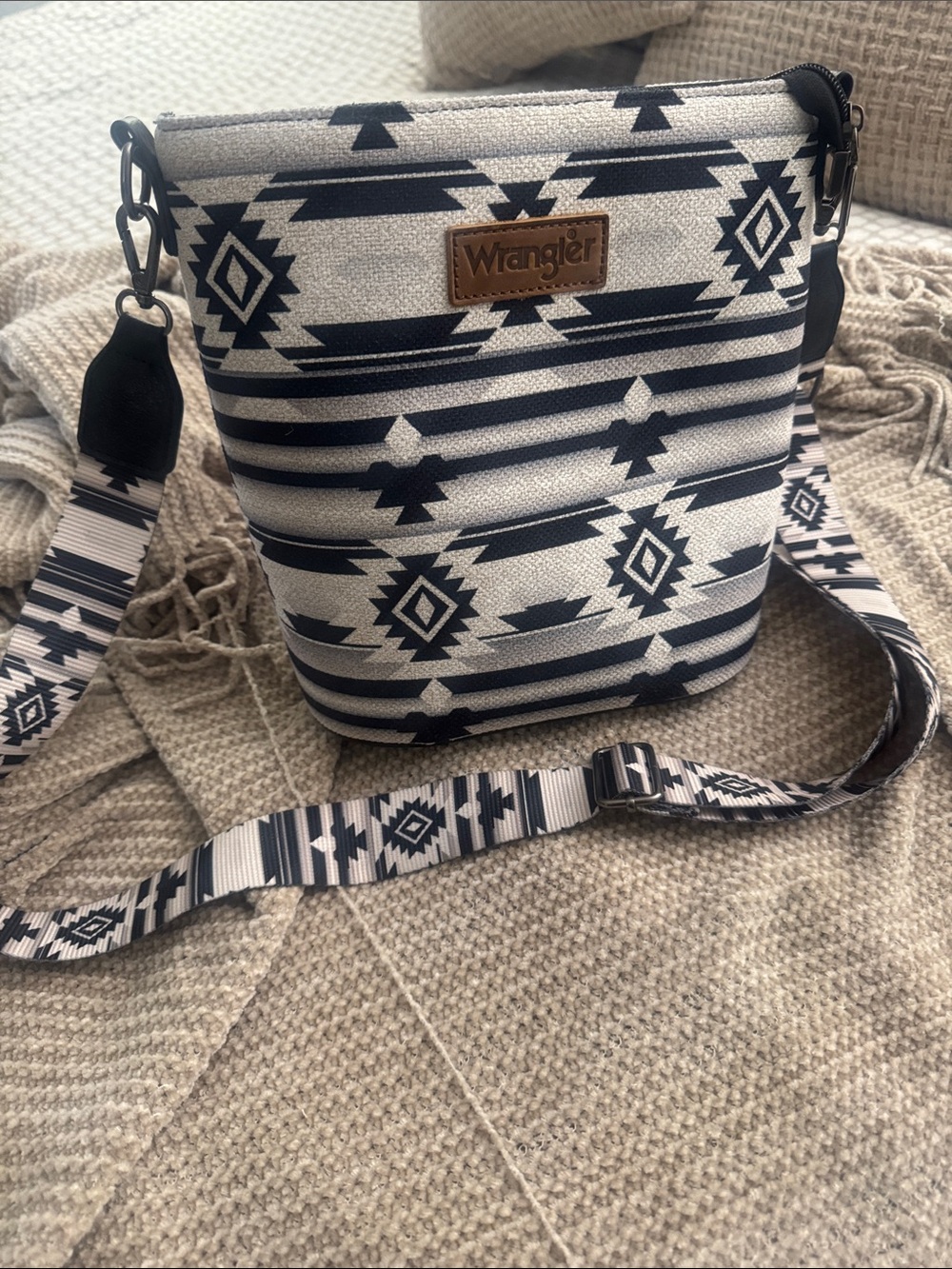 Wrangler Black & White Patterned Crossbody Bag